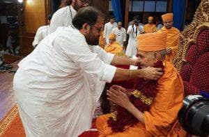 Blessings by Pujya Mahant Swami & Pravachan by Pujya Gurudevshri