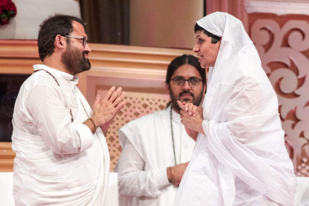 Pujya Gurudevshri Rakeshji with Sadhvishri Shilapiji