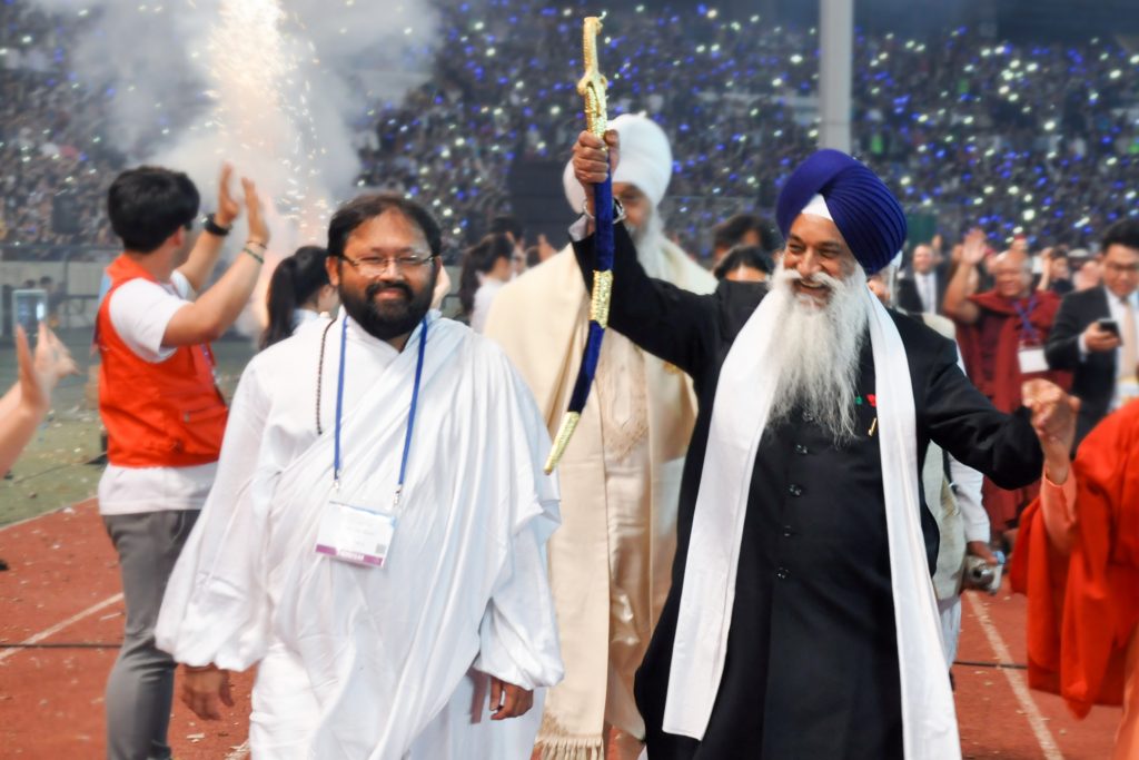 Pujya Gurudevshri Rakeshji with Singh Sahib Giani Gurbachan Singh Ji