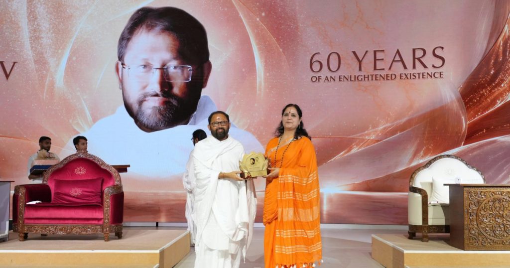 Pujya Anandmurti Gurumaa joins the 60th birth anniversary celebrations of Pujya Gurudevshri Rakeshji