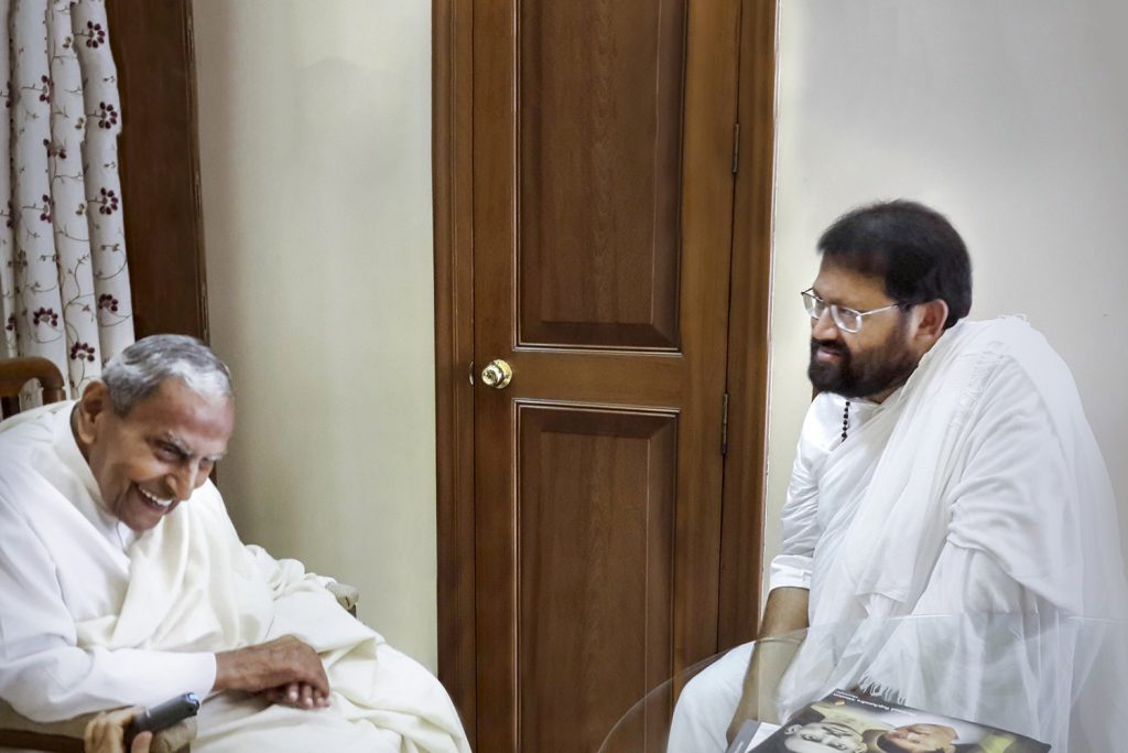 Pujya Gurudevshri Rakeshbhai with Dada J.P. Vaswani